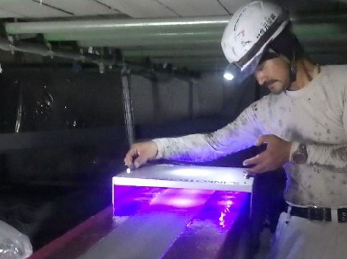 鍋谷橋 橋梁補修工事でのFRPシート工の施工作業